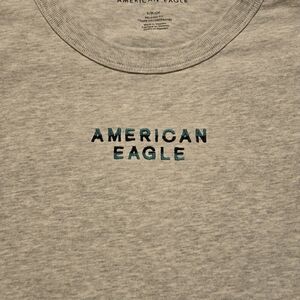 American Eagle Light Gray Relaxed Fit Tee with Blue & Teal Logo, Mens Sz S